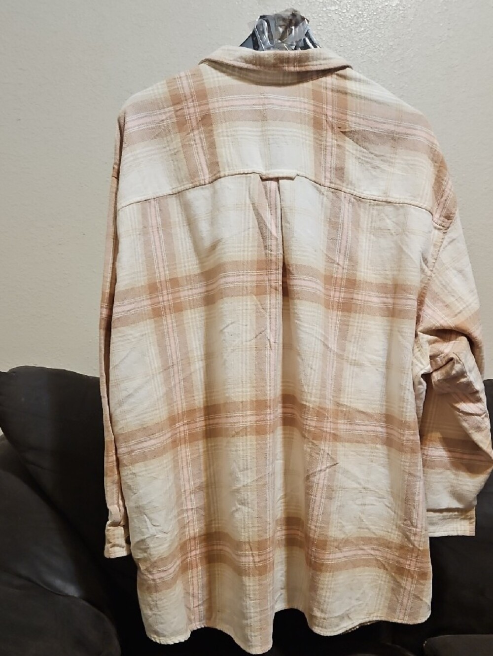 Old Navy Cream, Pink and Tan Plaid Button-Down Shirt - Picture 4 of 10